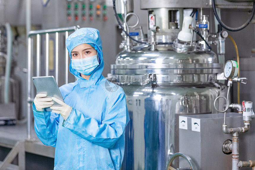 數(shù)字化浪潮下的化工技術(shù)工人 當(dāng)平板電腦遇見計算機(jī)技術(shù)開發(fā)